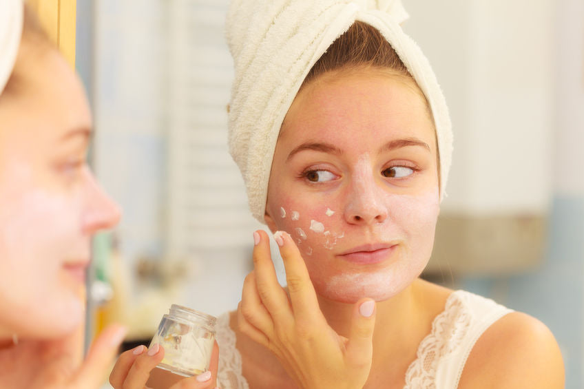 Comment clarifier son teint en éliminant les impuretés et les toxines ?