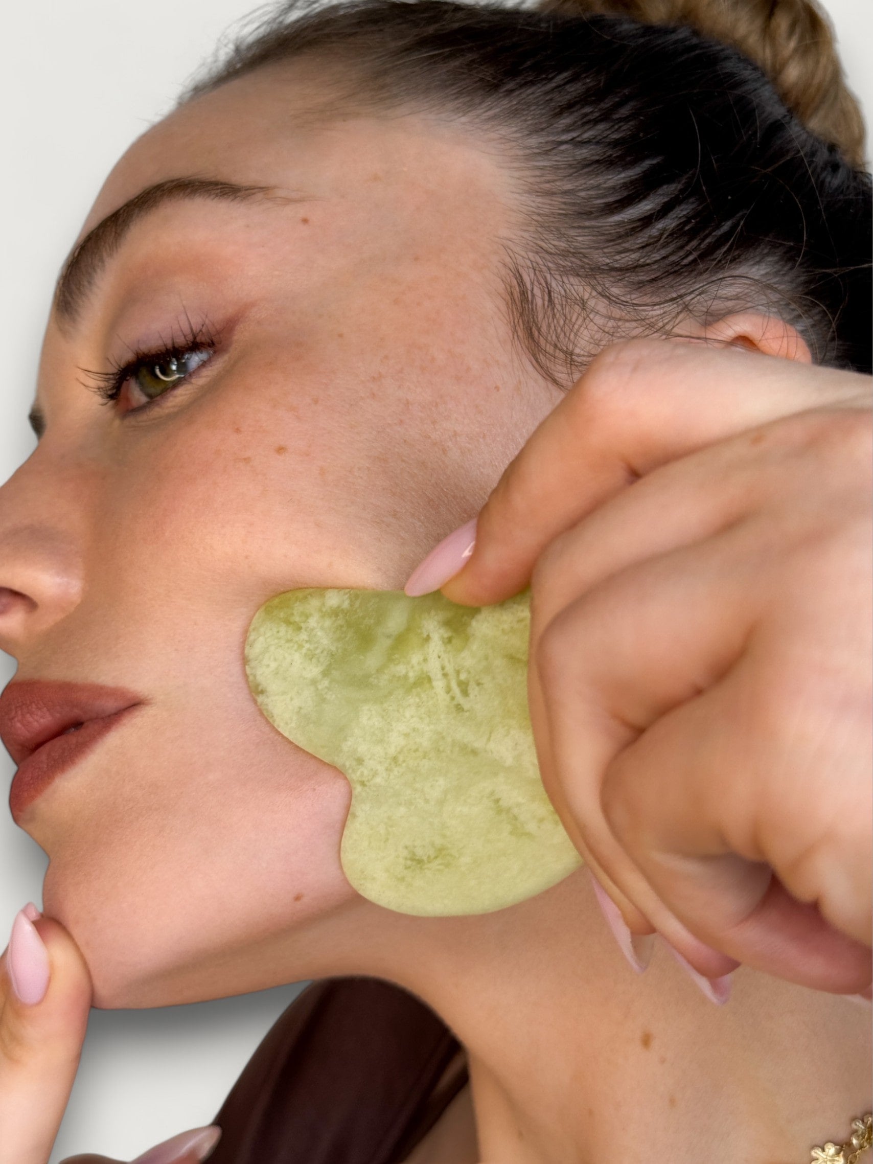 Gua Sha en Pierre de Jade