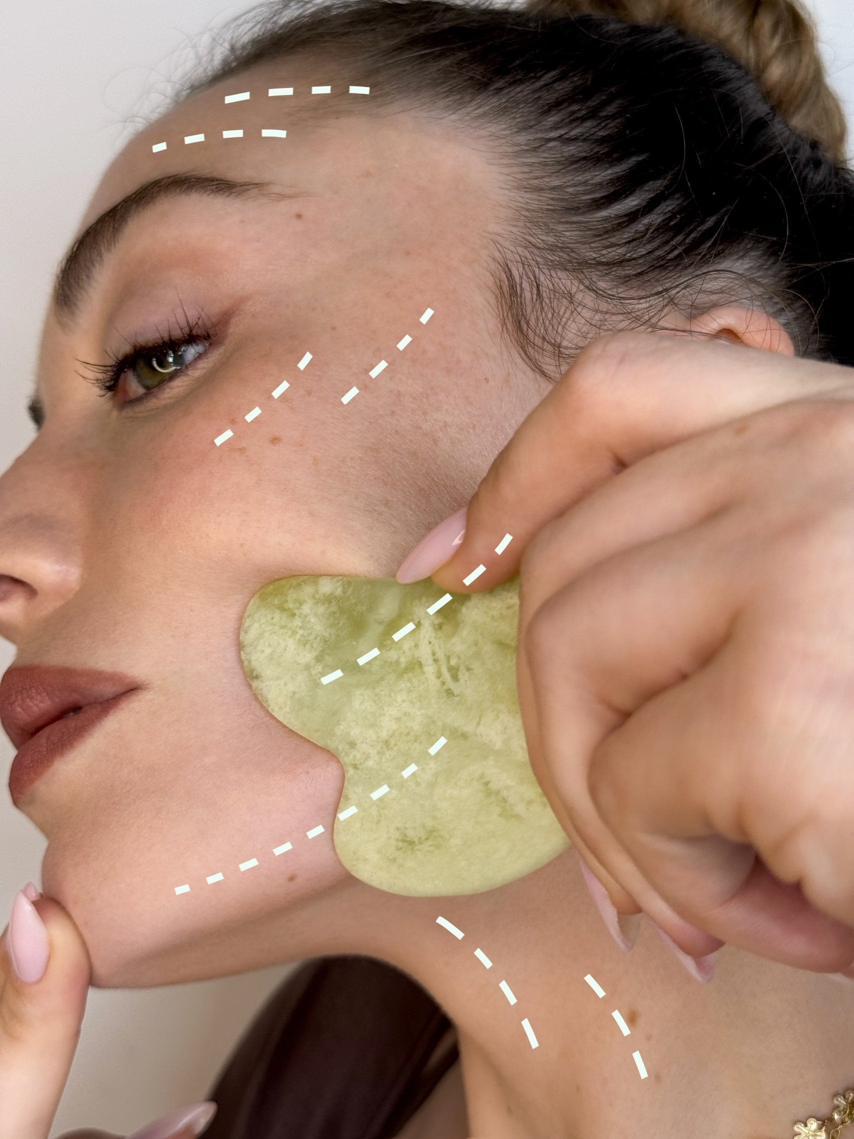 GUA SHA EN PIERRE DE JADE